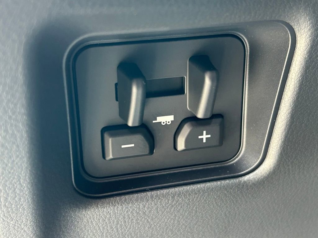 Used 2025 Lexus LX 700h Luxury image 35