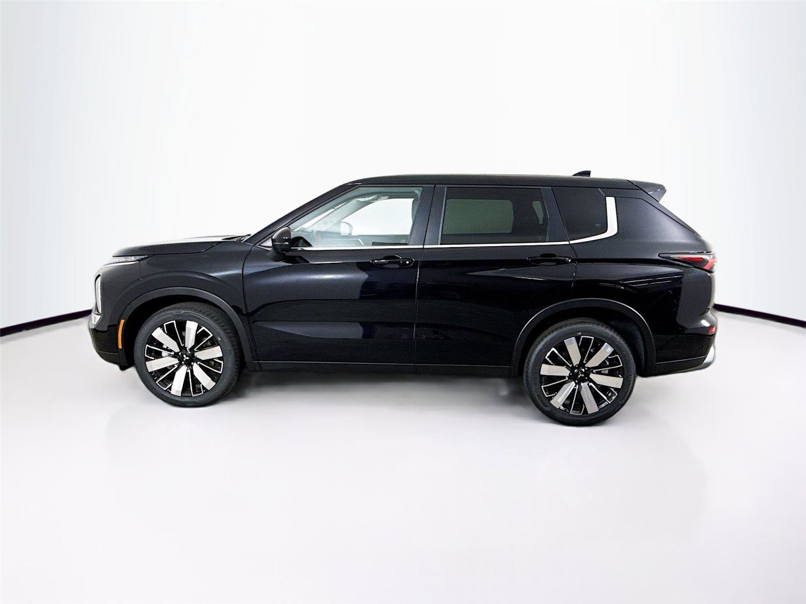 New 2026 Mitsubishi Outlander SE image 26