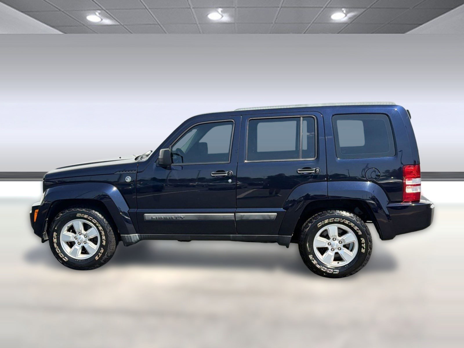 Used 2011 Jeep Liberty Sport image 2
