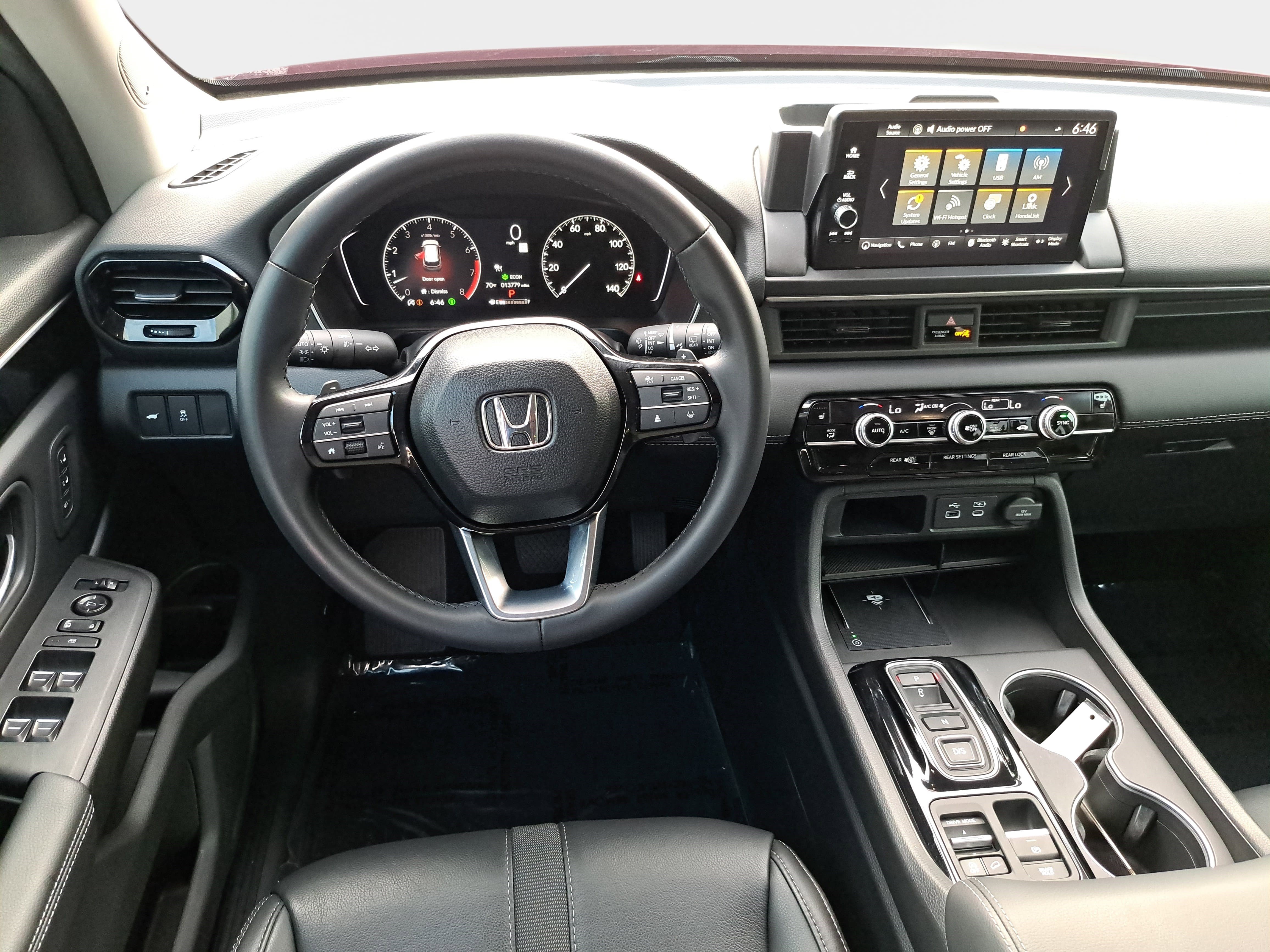 Used 2025 Honda Pilot Touring image 16