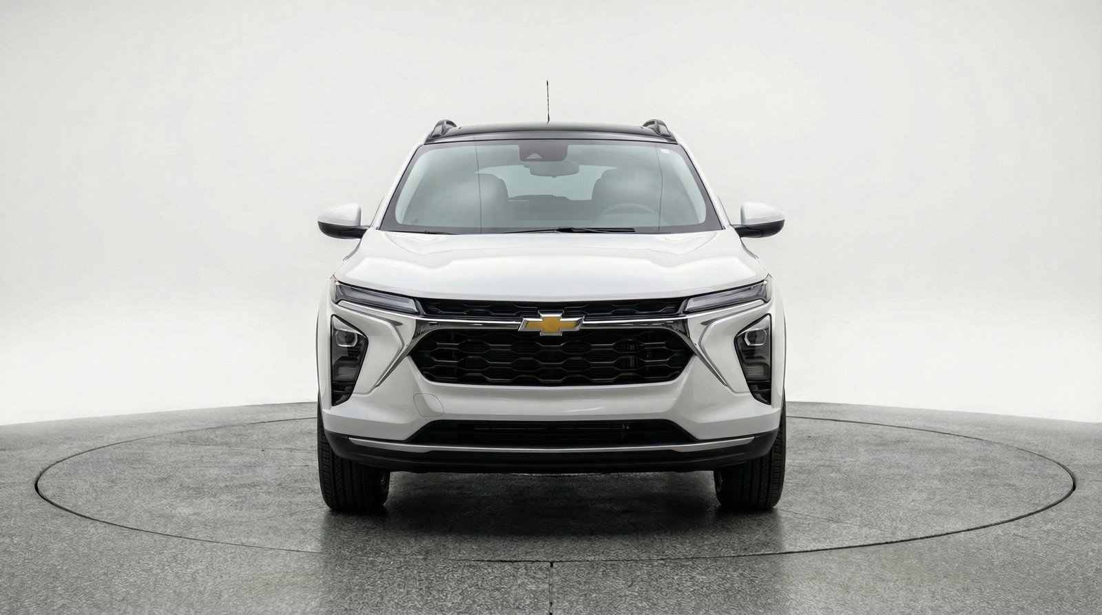 Used 2025 Chevrolet Trax LT w/ LT Convenience Package image 2