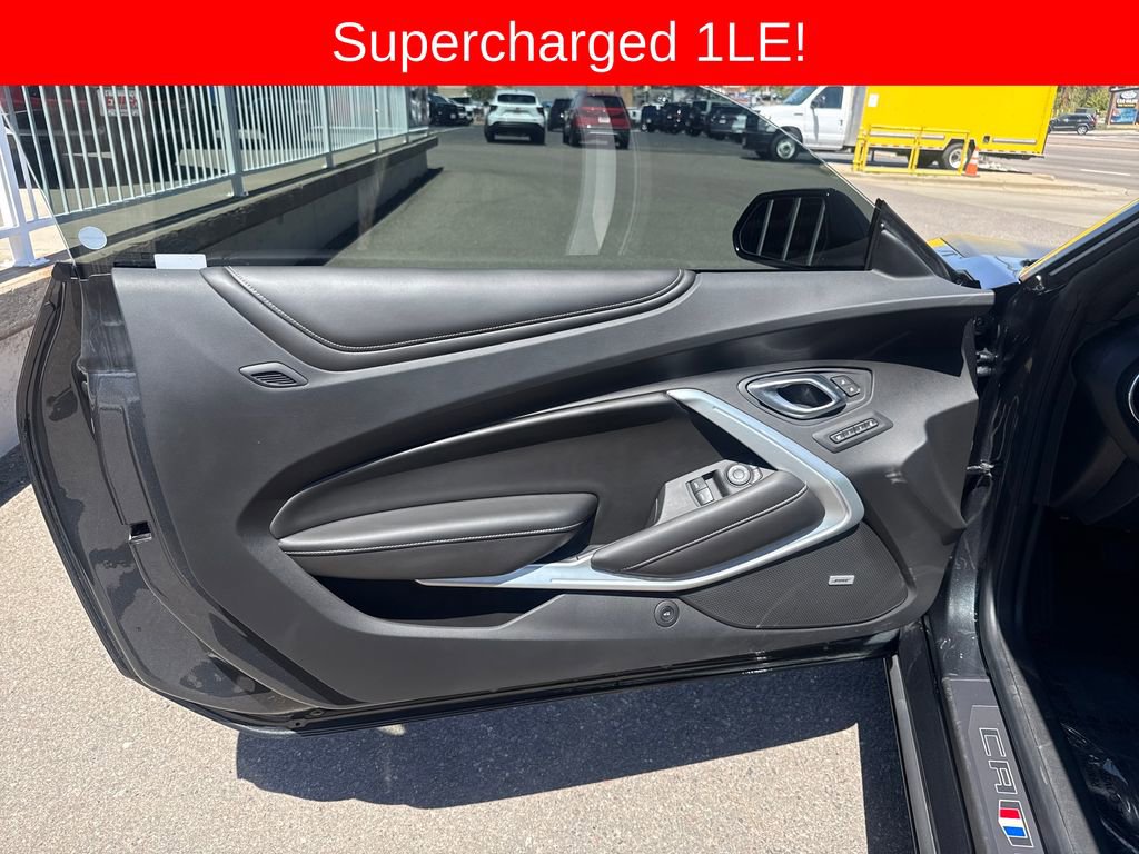 Used 2018 Chevrolet Camaro SS RWD image 10