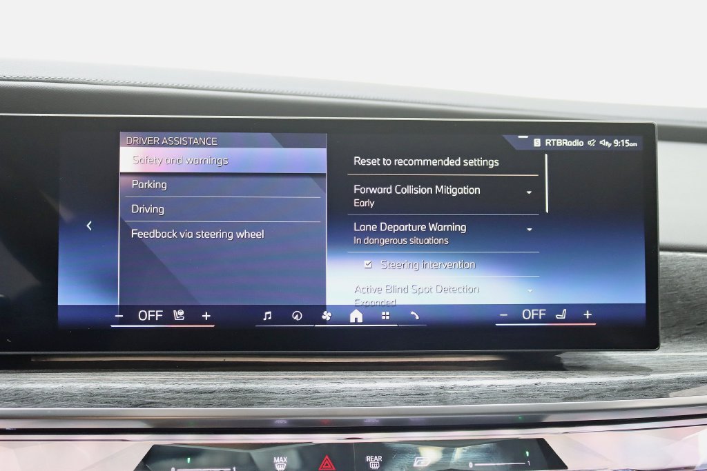 Used 2023 BMW 760i xDrive AWD/4WD image 24