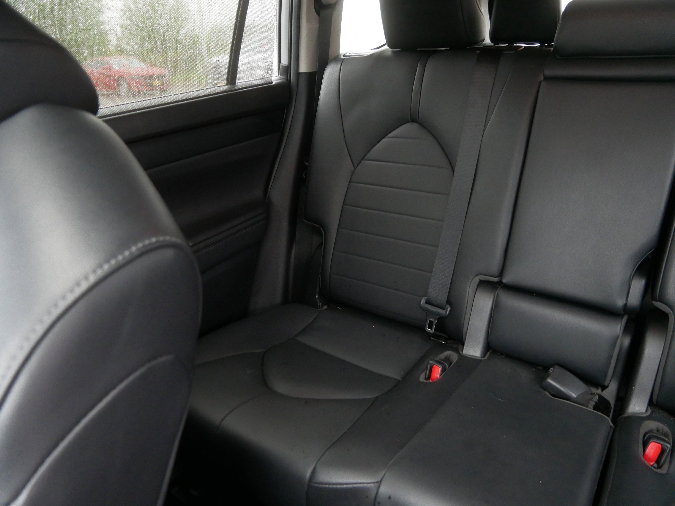 Used 2020 Toyota Highlander XLE AWD/4WD image 12