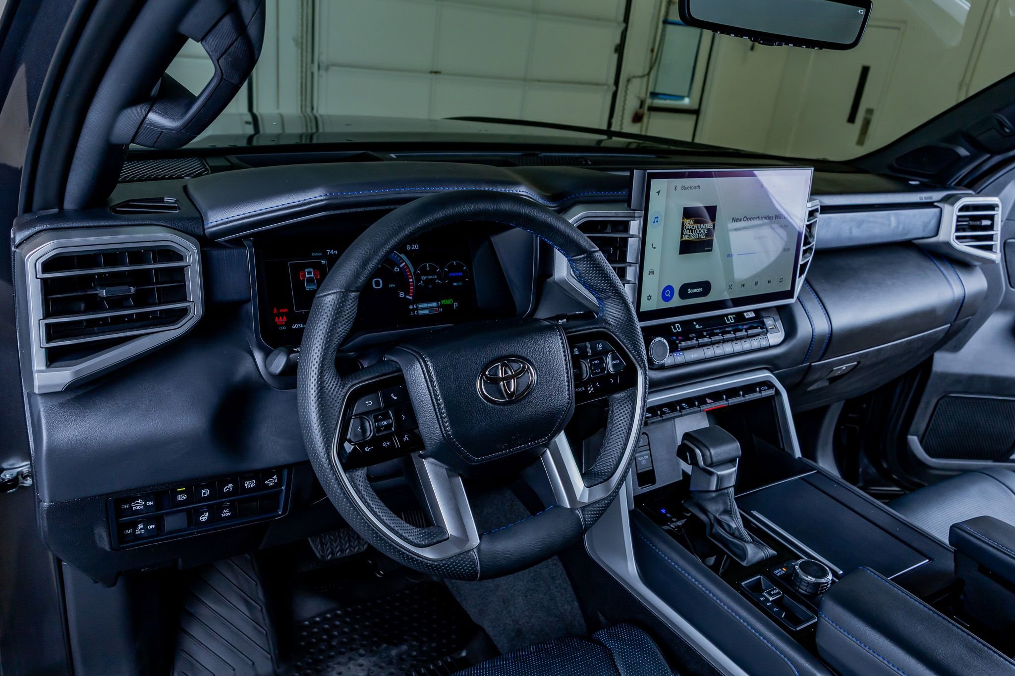 Used 2025 Toyota Tundra Platinum AWD/4WD image 17