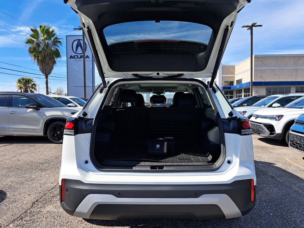 New 2026 Volkswagen Tiguan SE image 24