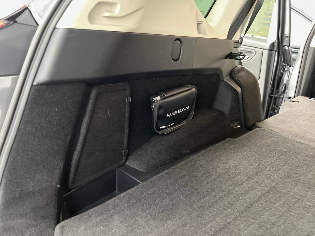 Used 2026 Nissan Rogue SL FWD image 37