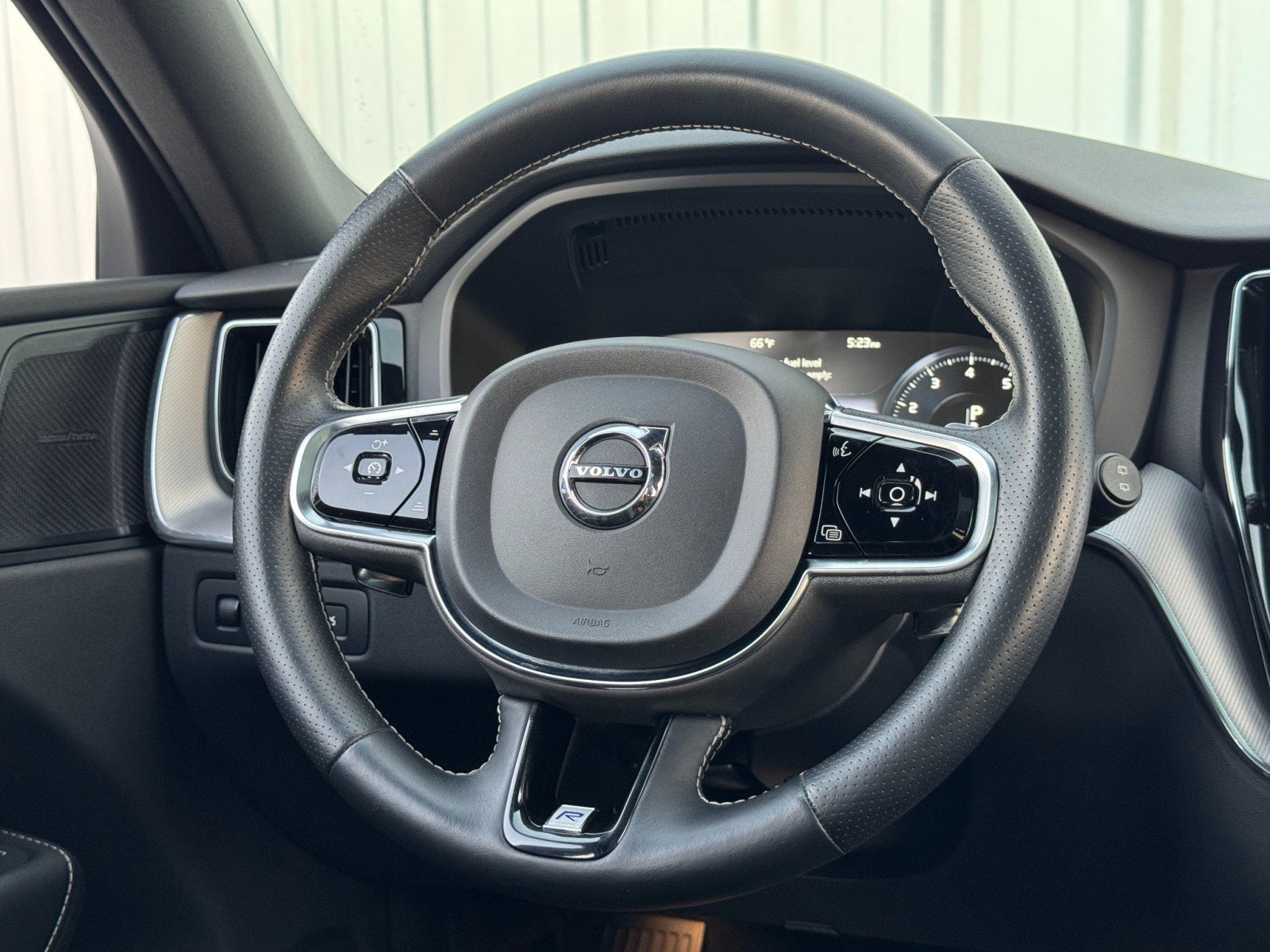 Used 2019 Volvo XC60 T5 R-Design w/ Protection Package image 19