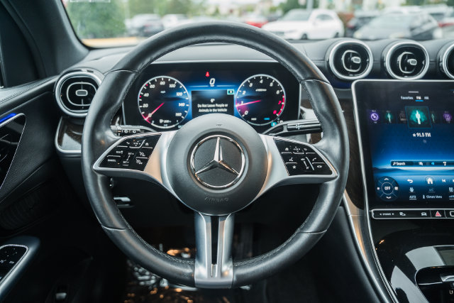 Used 2023 Mercedes-Benz GLC 300 4MATIC image 29