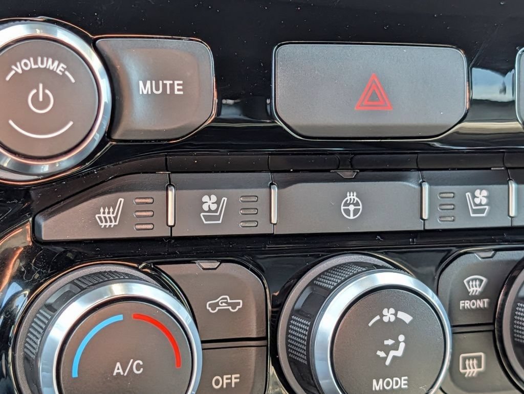 Used 2024 RAM 1500 Laramie AWD/4WD image 54