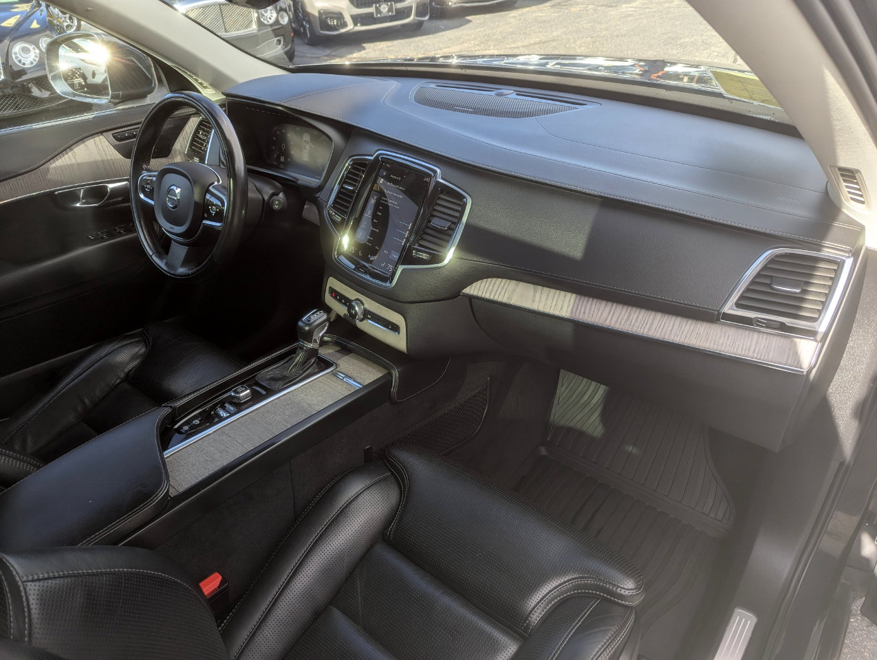 Used 2021 Volvo XC90 T6 Inscription w/ Protection Package image 33