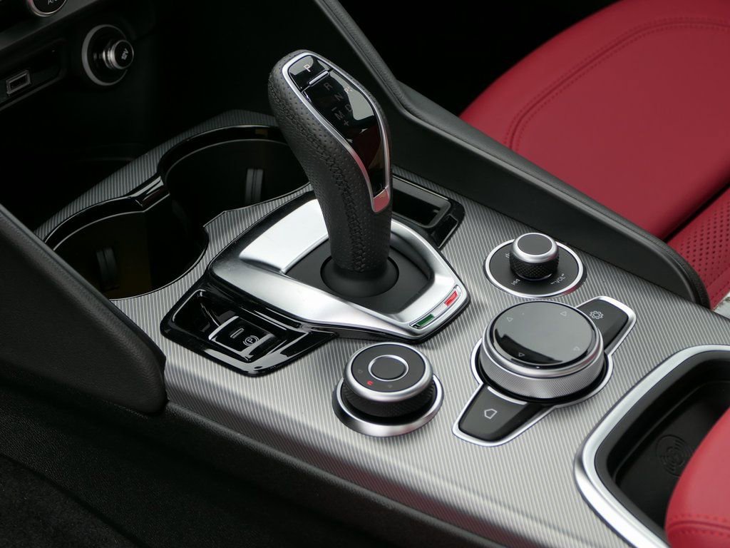 New 2025 Alfa Romeo Giulia AWD image 24