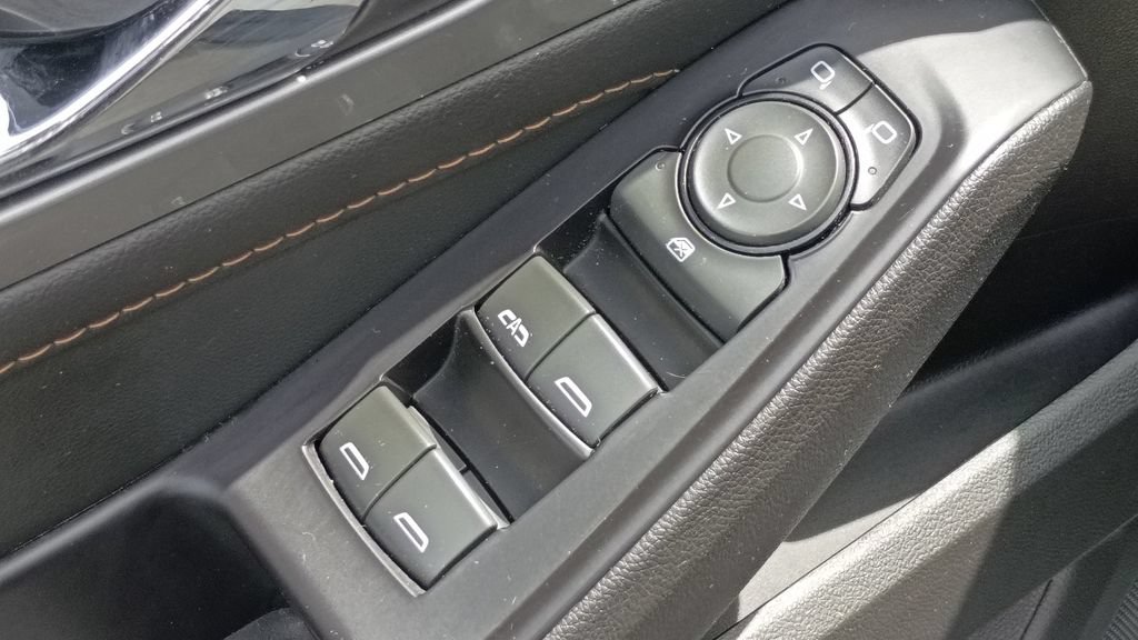 Used 2020 Chevrolet Traverse LT FWD image 21
