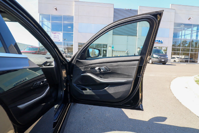 Used 2020 BMW 330i xDrive Sedan w/ Premium Package AWD/4WD image 46