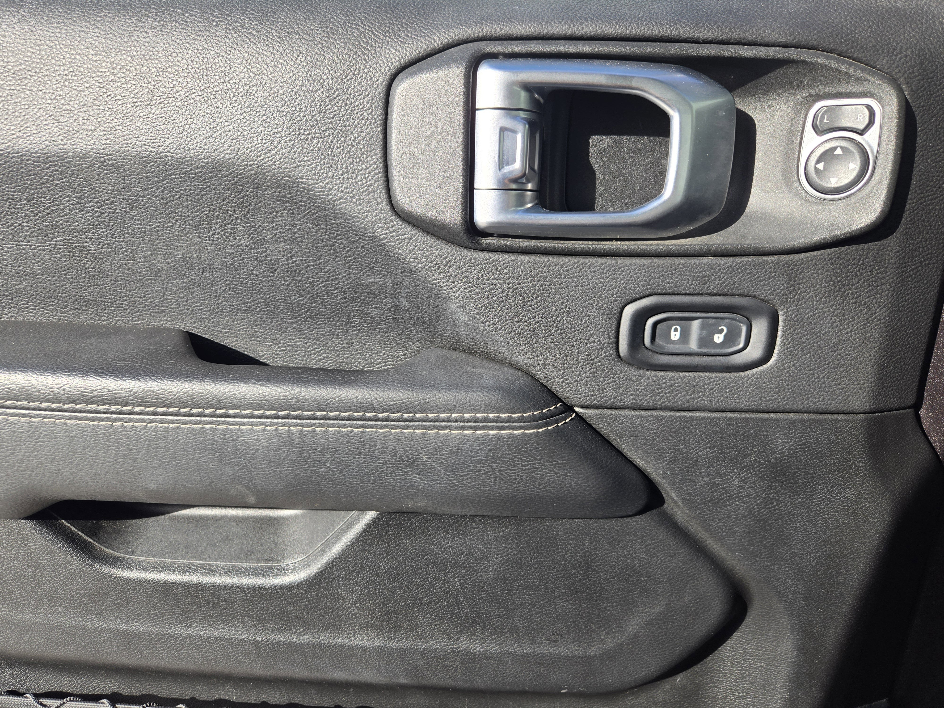 Used 2021 Jeep Wrangler Unlimited Sahara w/ Cold Weather Group image 26