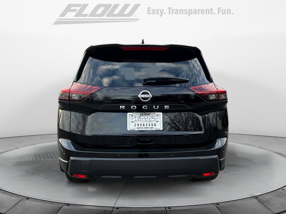 Used 2025 Nissan Rogue S image 6