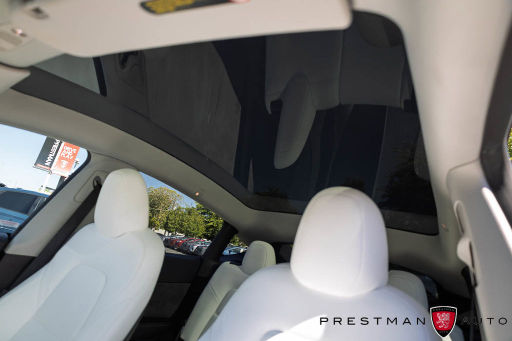 Used 2024 Tesla Model Y Long Range AWD/4WD image 8