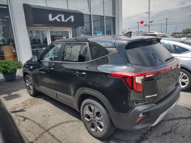 Used 2024 Kia Seltos LX AWD/4WD image 5