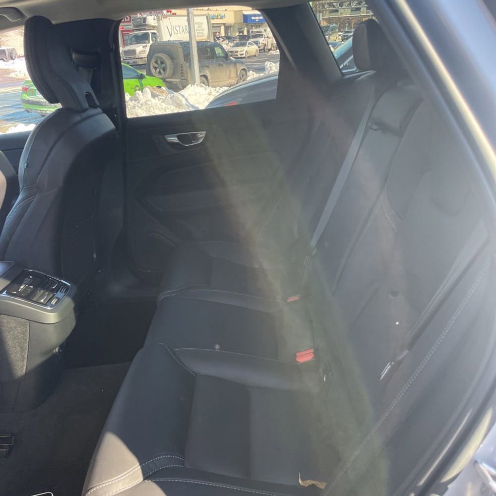 Used 2023 Volvo XC60 B6 Ultimate w/ Climate Package image 26