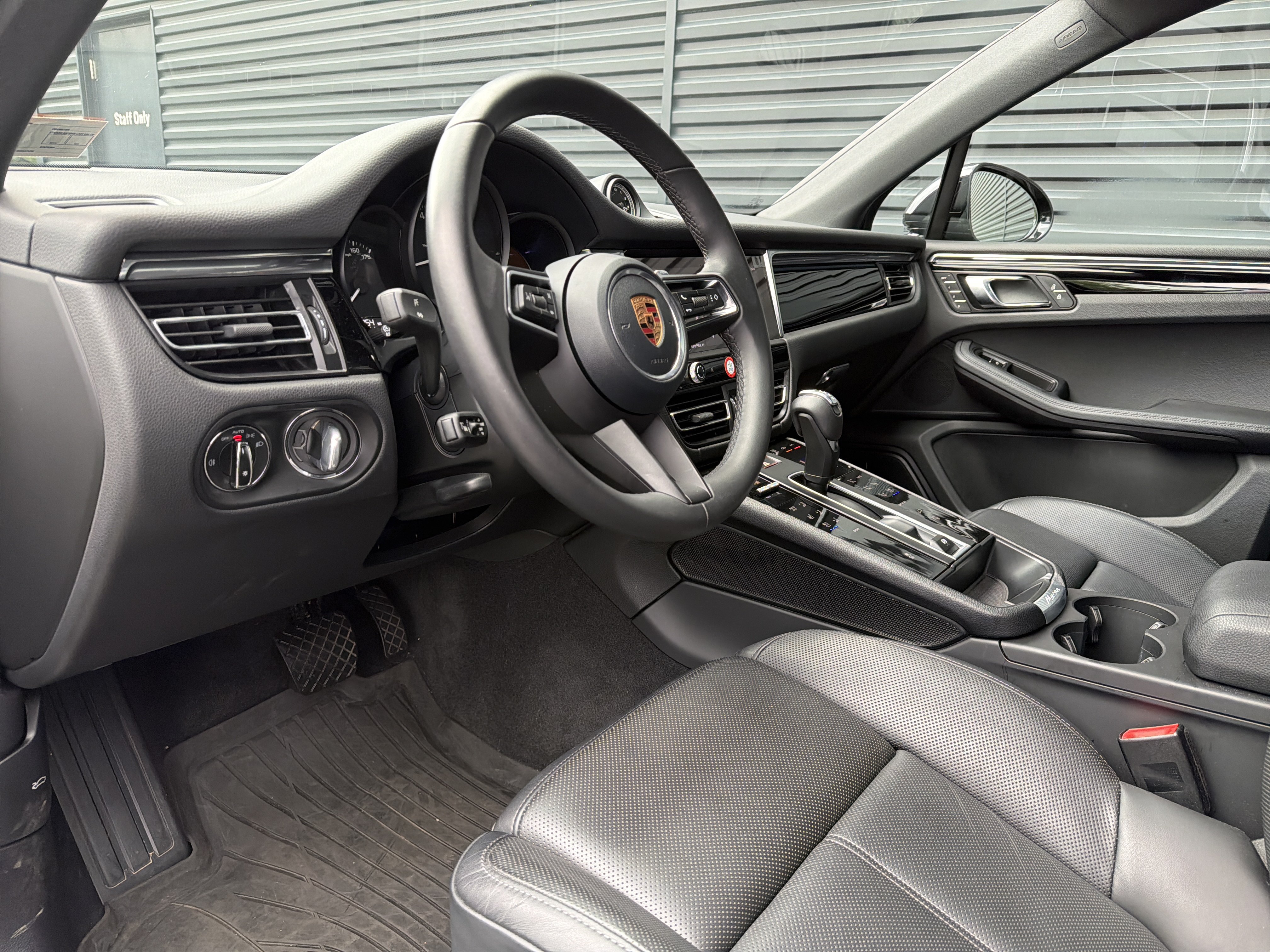 New 2026 Porsche Macan AWD/4WD image 10