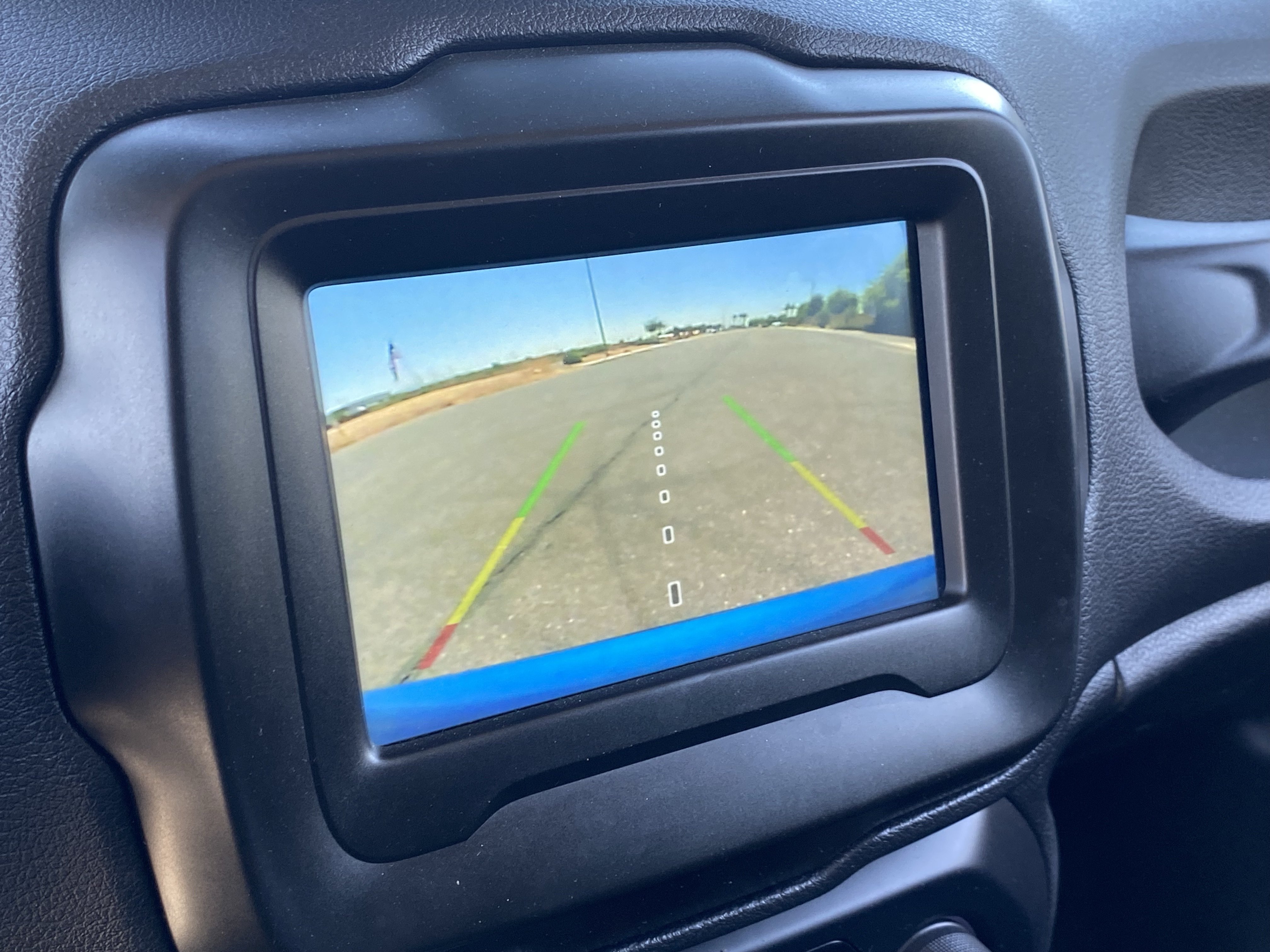 Used 2021 Jeep Renegade Latitude FWD image 23