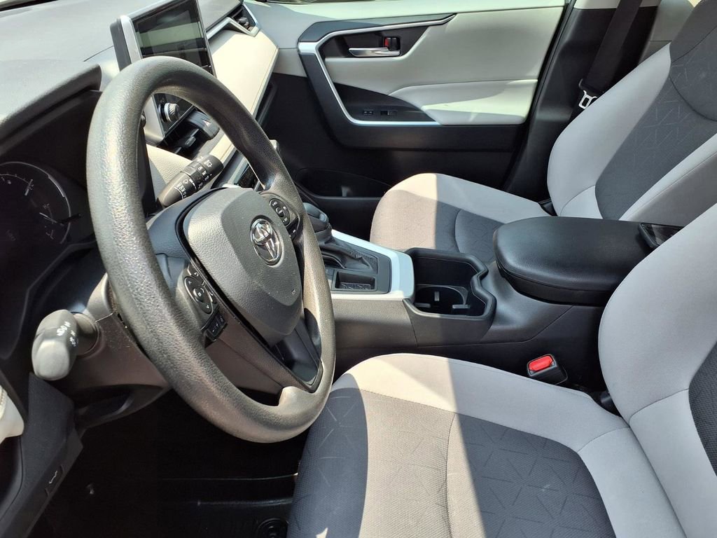 Used 2024 Toyota RAV4 XLE w/ Convenience Package FWD image 17