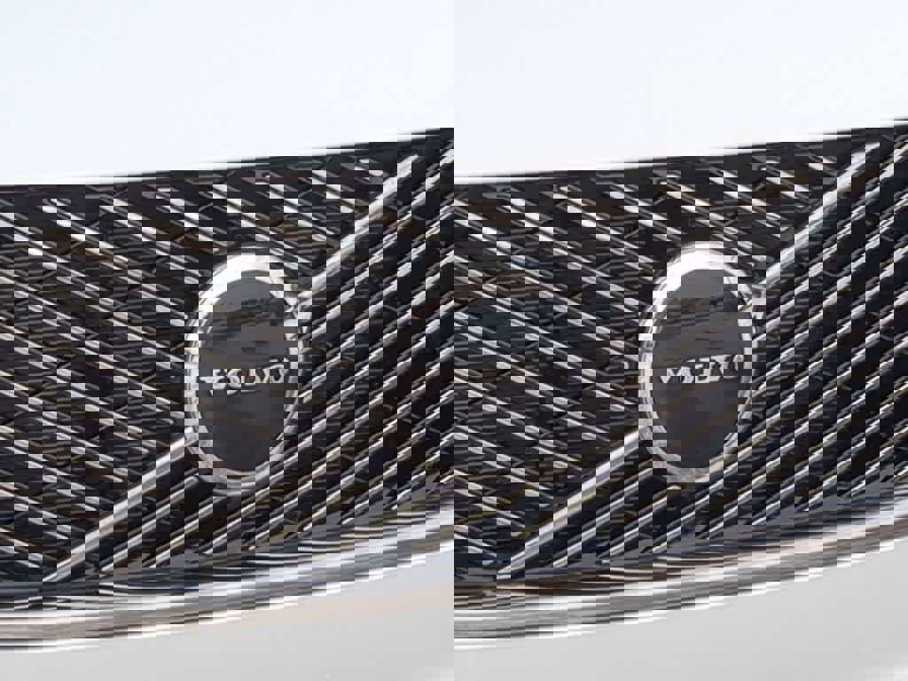 Certified 2025 Volvo XC90 B5 Core w/ Protection Package Premier image 11