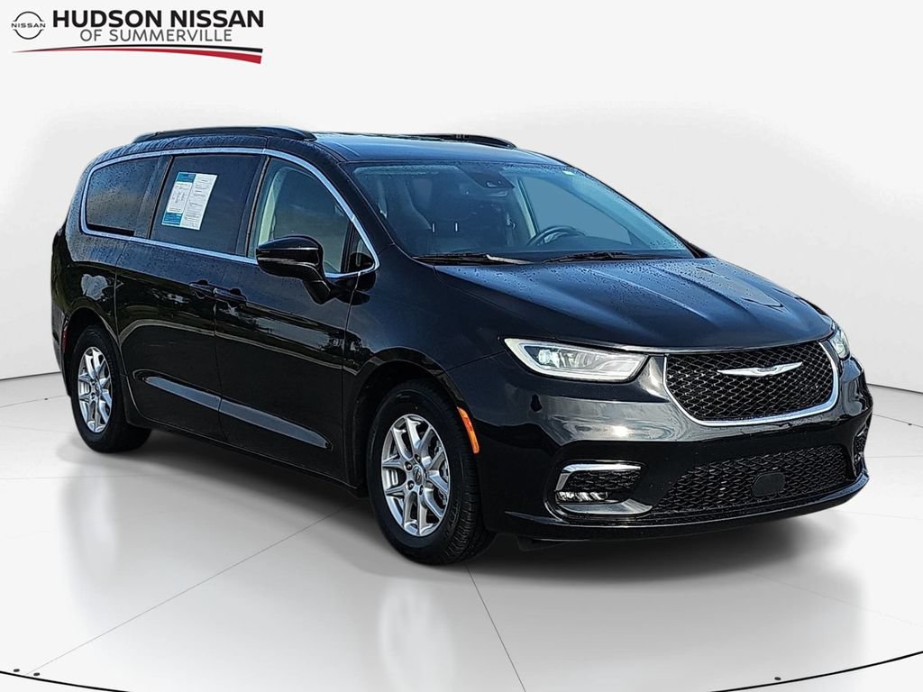 Used 2022 Chrysler Pacifica Touring-L FWD image 1