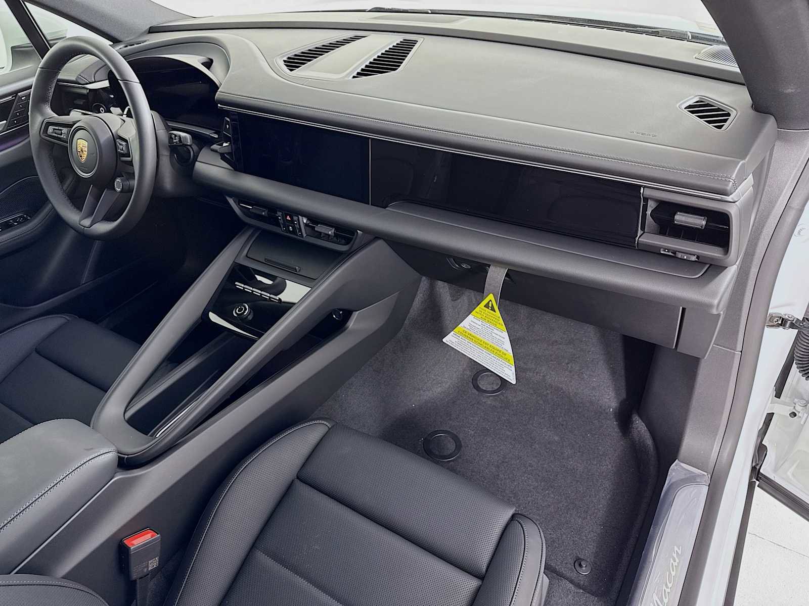 New 2026 Porsche Macan Electric image 30