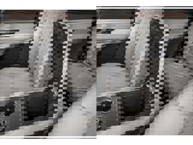 Used 2026 Cadillac Vistiq Sport image 14