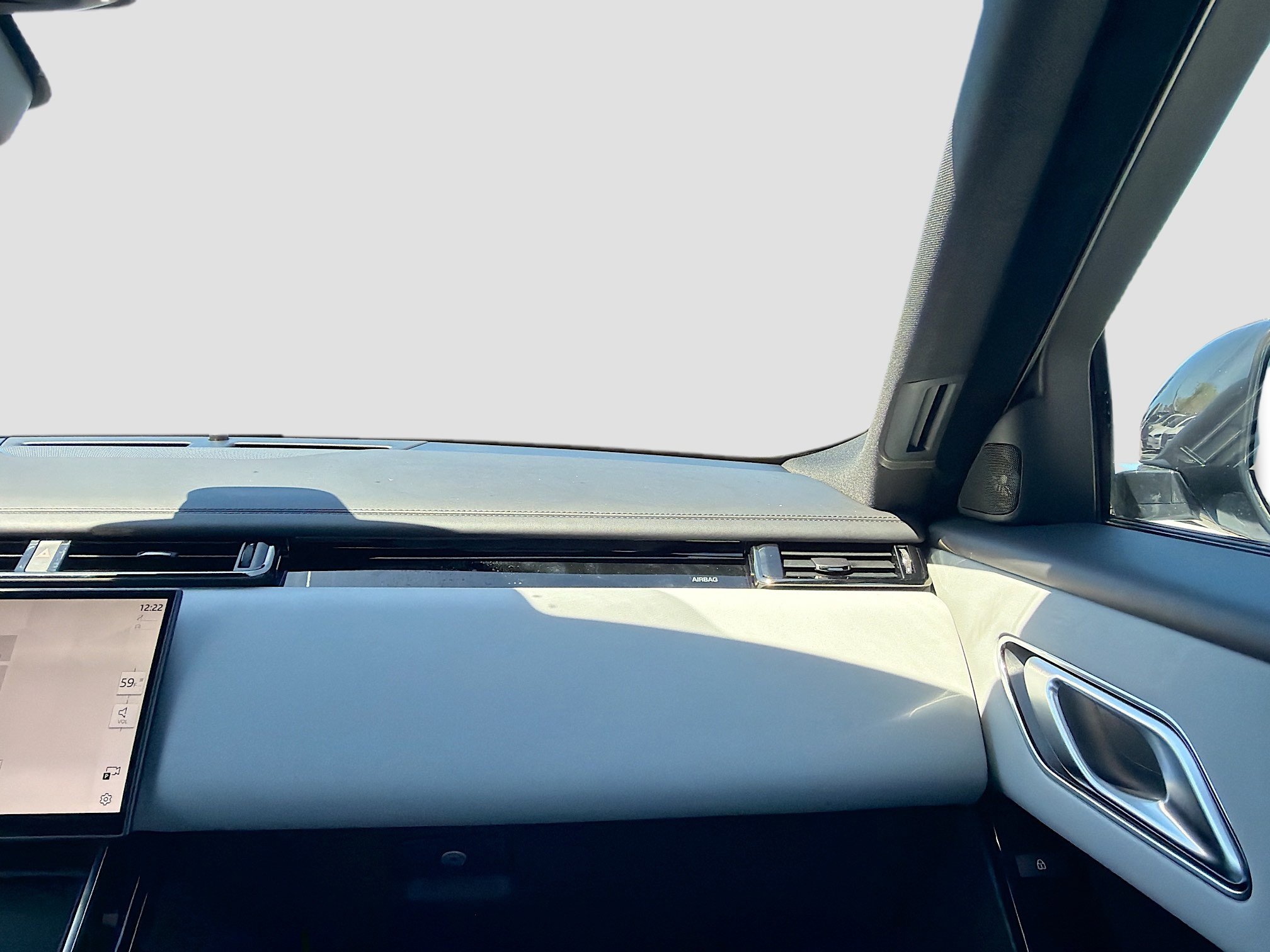 New 2026 Land Rover Range Rover Velar Dynamic SE image 18