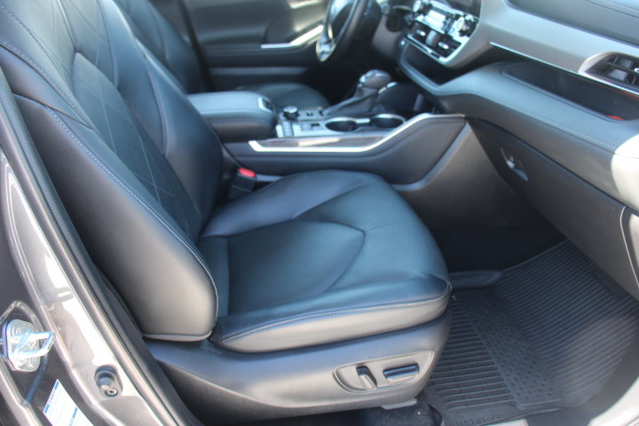 Used 2022 Toyota Highlander Platinum AWD/4WD image 22