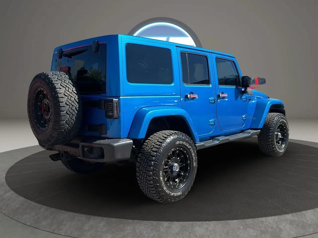 Used 2014 Jeep Wrangler Unlimited Sahara w/ Dual Top Group AWD/4WD image 18