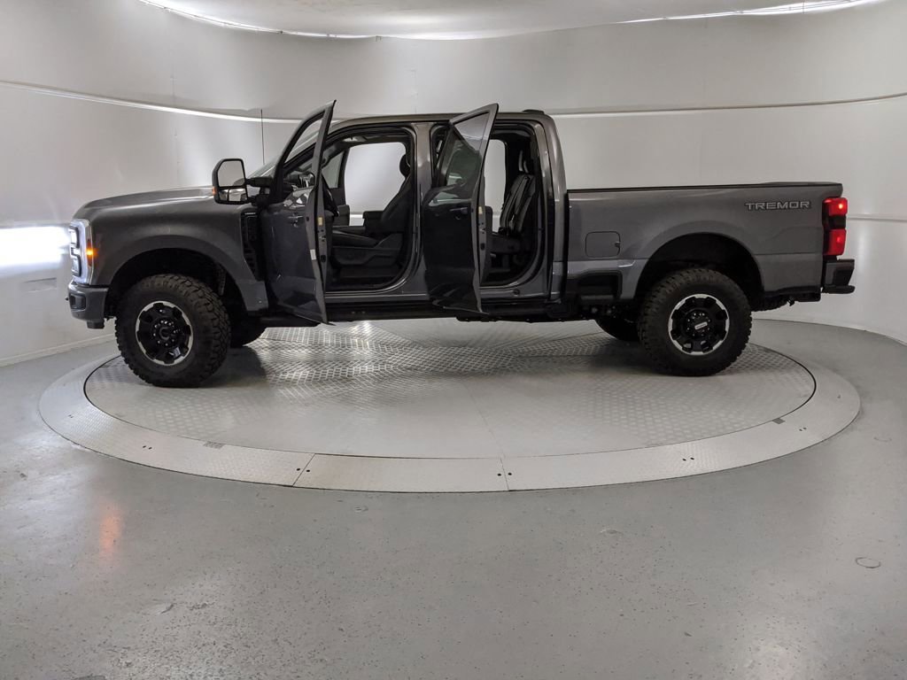 New 2025 Ford F250 Lariat w/ Lariat Ultimate Package image 11