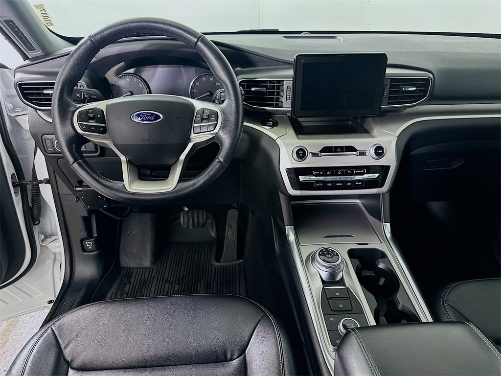 Used 2020 Ford Explorer XLT w/ Equipment Group 202A image 18