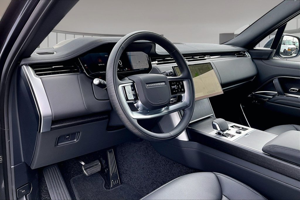 New 2027 Land Rover Range Rover Long Wheelbase SE AWD/4WD image 7