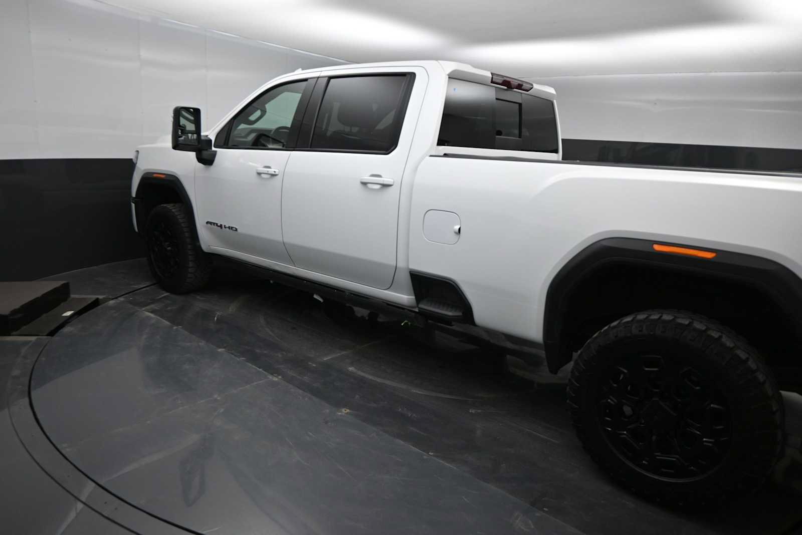 Used 2024 GMC Sierra 2500 AT4 w/ AT4 Premium Plus Package AWD/4WD image 46