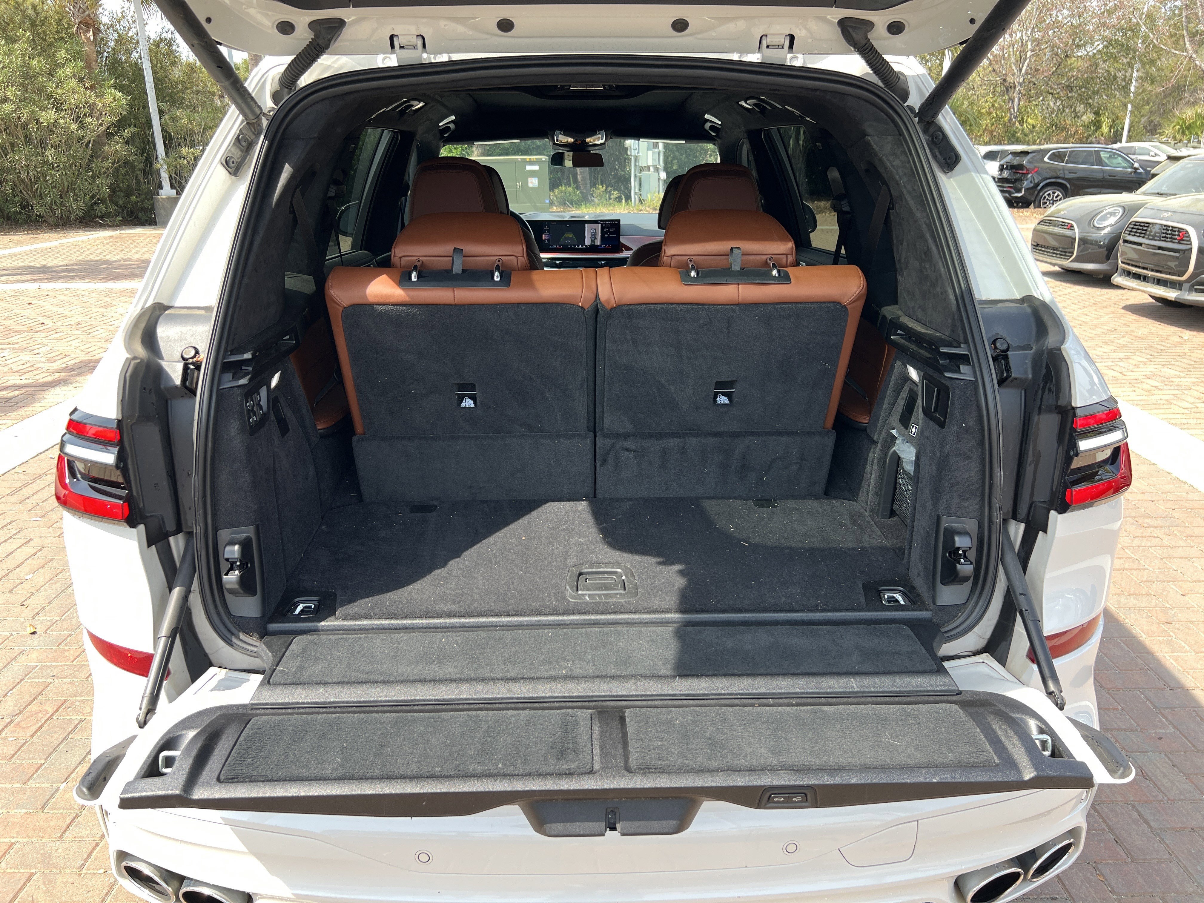 Used 2024 BMW ALPINA XB7 image 34