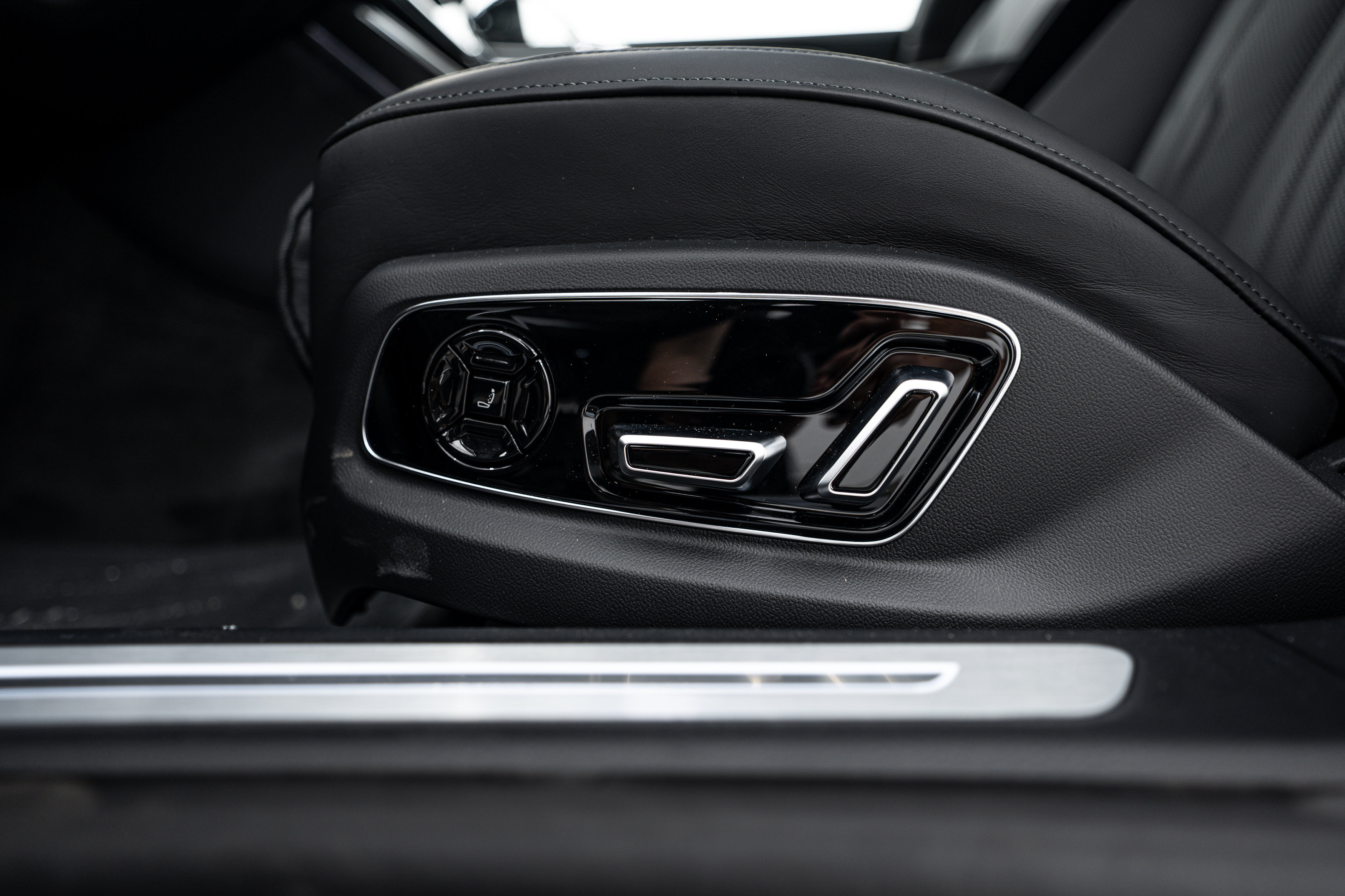 New 2026 Audi A8 L 3.0T AWD/4WD image 17