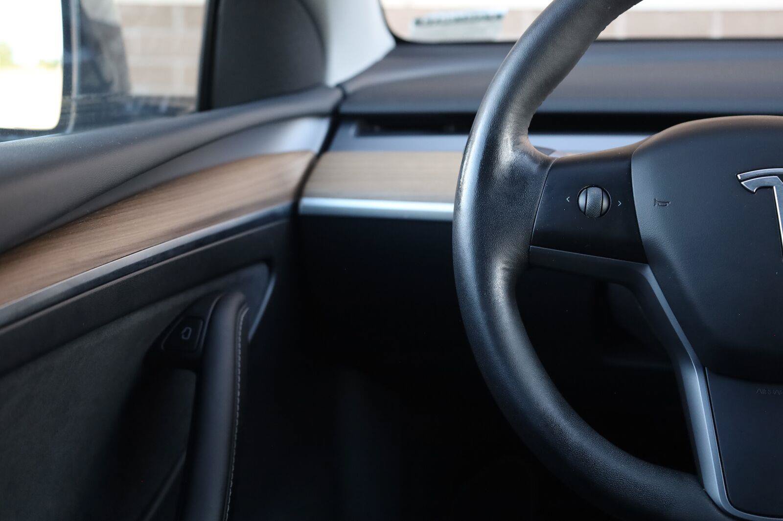 Used 2023 Tesla Model Y Long Range AWD/4WD image 32