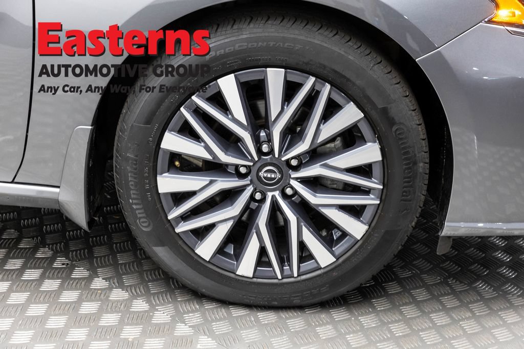 Used 2023 Nissan Altima 2.5 SV w/ SV Premium Package FWD image 32