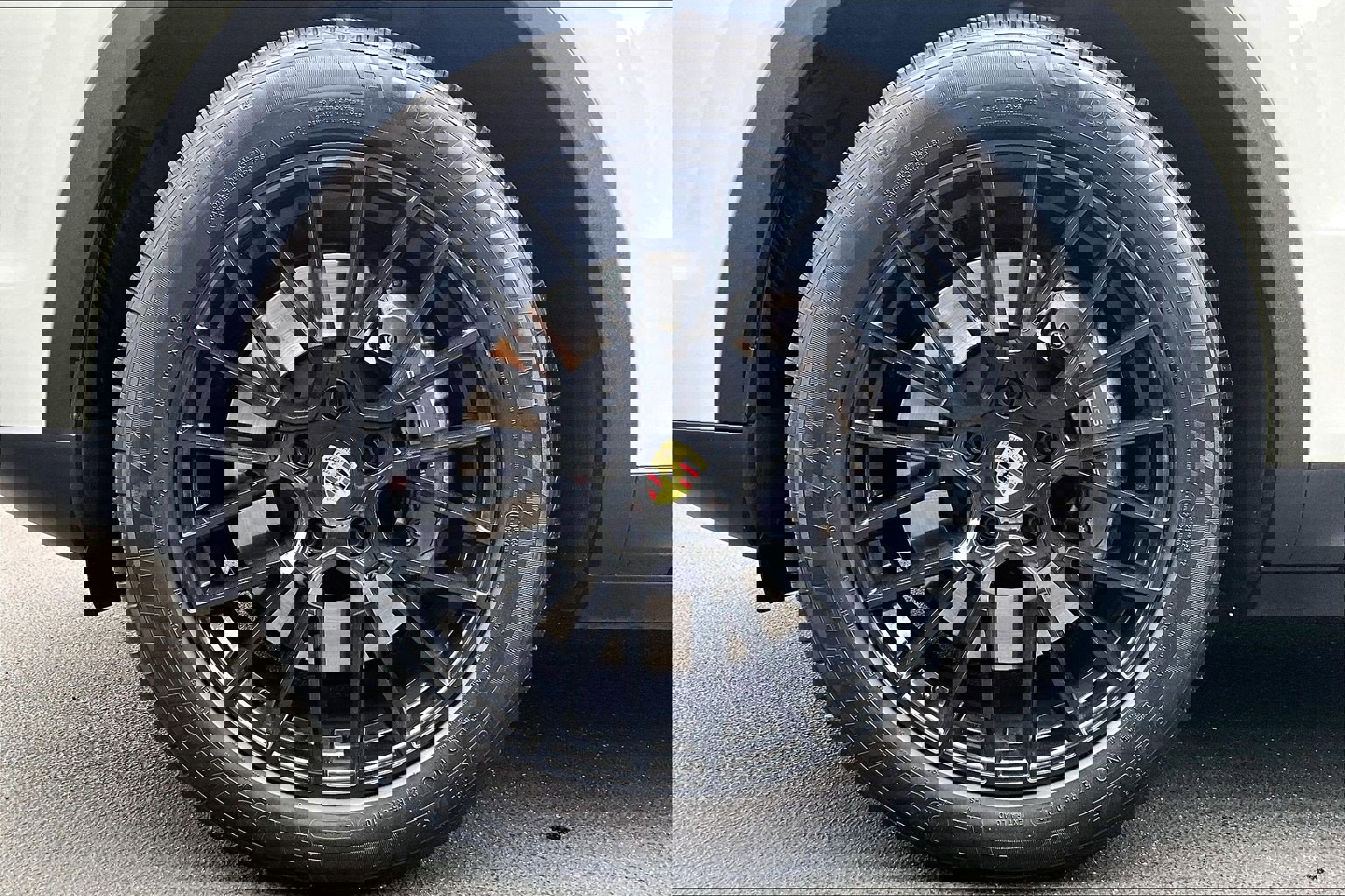 Used 2022 Porsche Cayenne Platinum Edition image 8