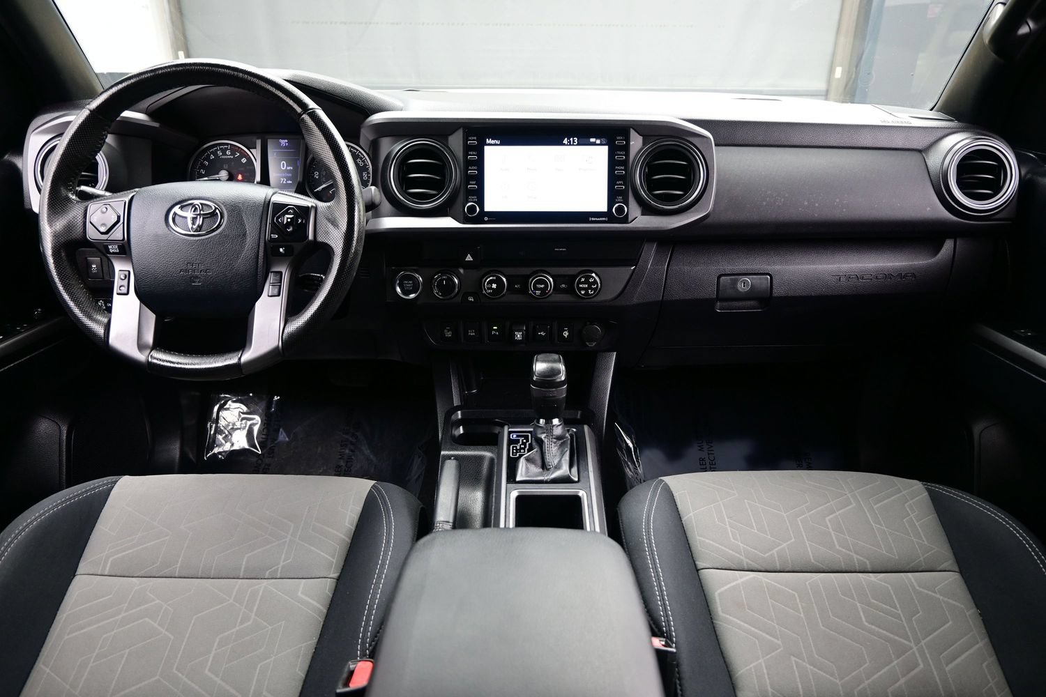 Used 2020 Toyota Tacoma TRD Off-Road w/ Technology Package AWD/4WD image 17