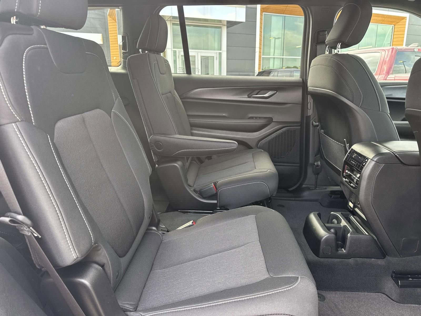 New 2026 Jeep Grand Cherokee L Laredo image 10