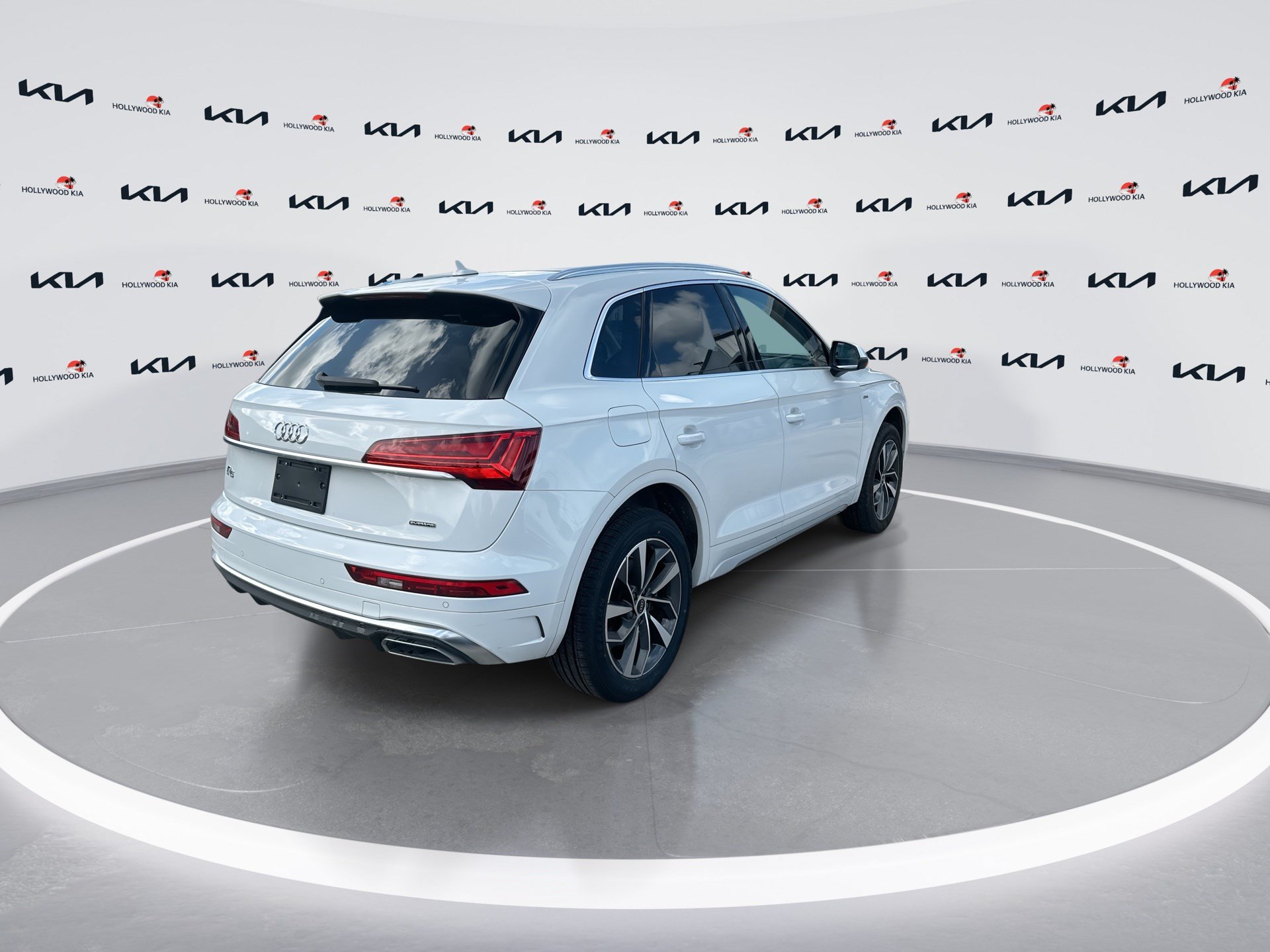 Used 2023 Audi Q5 2.0T Premium w/ Convenience Package AWD/4WD image 8