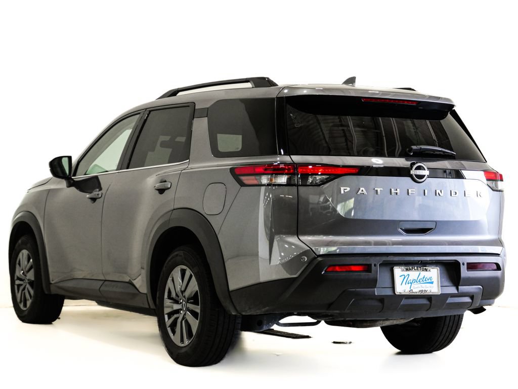 Used 2025 Nissan Pathfinder SV FWD image 8