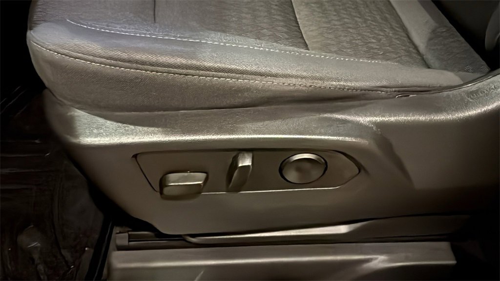 Used 2022 Chevrolet Silverado 1500 LT image 22