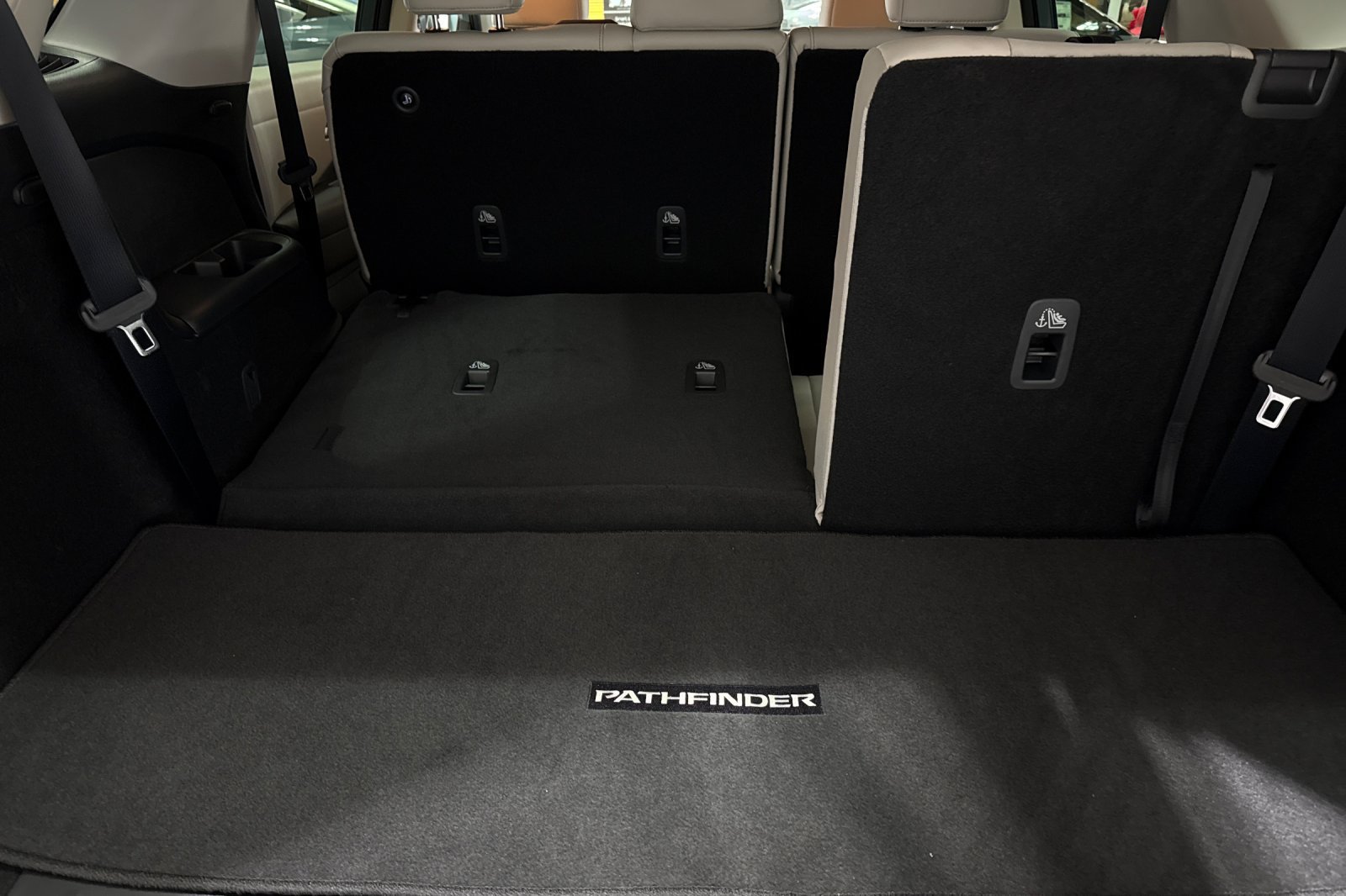 New 2026 Nissan Pathfinder SL AWD/4WD image 18