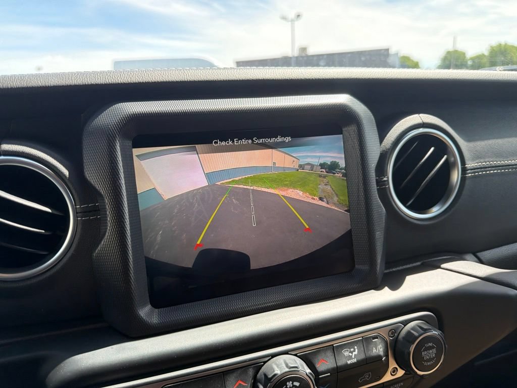 Used 2023 Jeep Wrangler Unlimited Sahara AWD/4WD image 19
