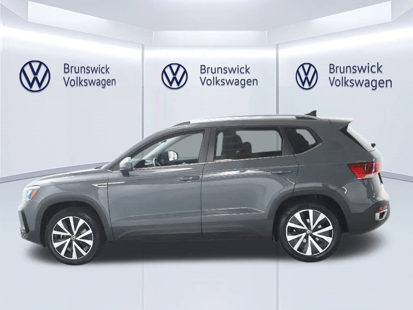 Certified 2023 Volkswagen Taos SE w/ Panoramic Sunroof Package AWD/4WD image 40
